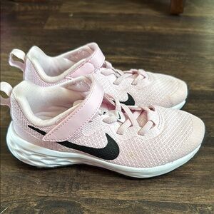 Nike Little Girls Revolution Pink Athletic Shoe Size 11c